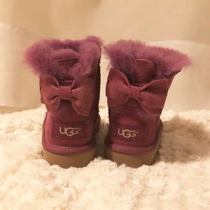 burgundy uggs
